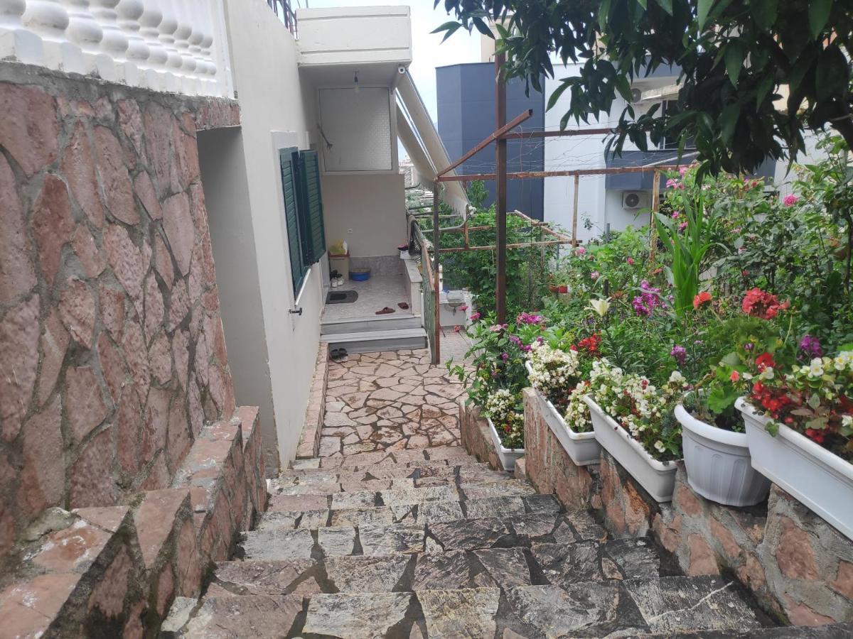 Zani Apartment Sarandë Exterior foto